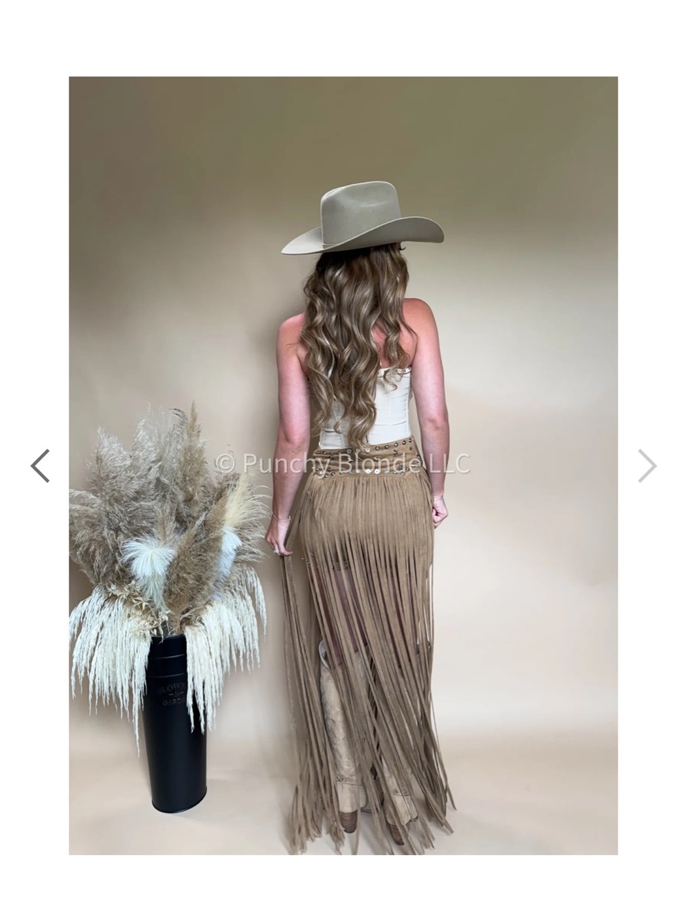 Country concert outfit. Two piece short and matching fringe belt set - Picture 4 of 8